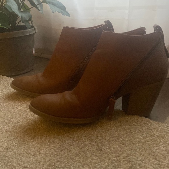 Tan booties - Picture 2 of 4